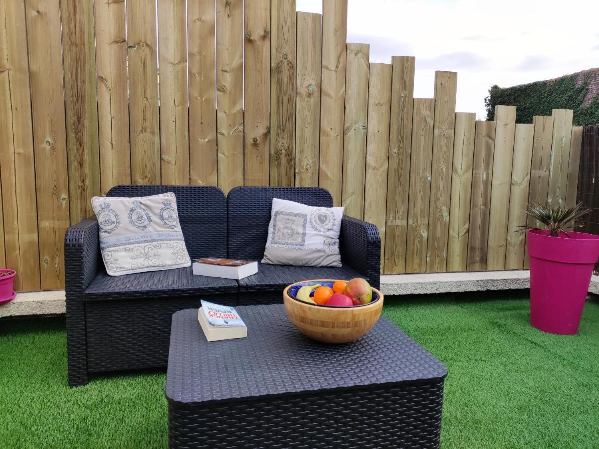 Joli Petit T2 Terrasse Proche Du Phare Apartment Calais